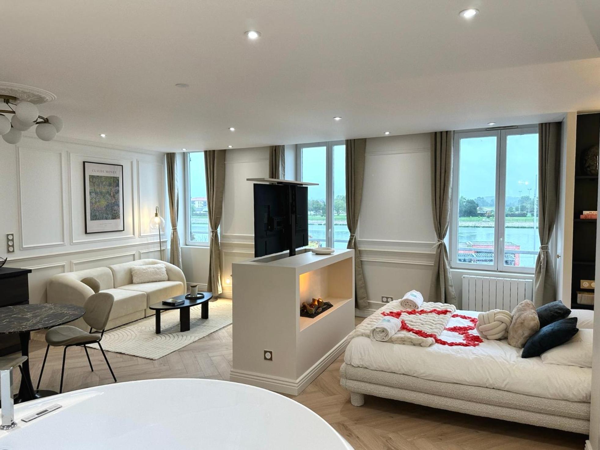 Les Rives De Saone - Balneotherapie Apartment *
